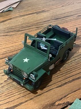 WW2 WWII U.S. Military Vehicle Truck Metal Decor Desk Toy